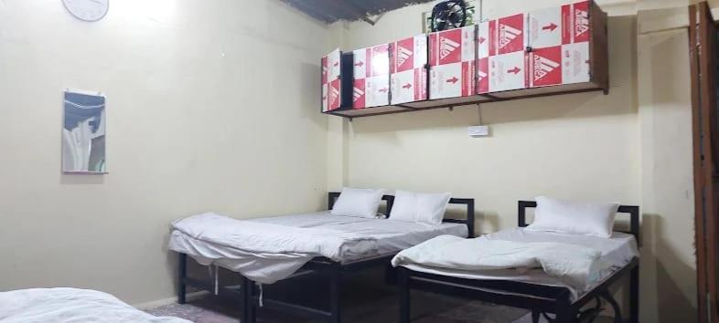 Shree Kashi Govardhan Dham Hotell Ujjain Exteriör bild