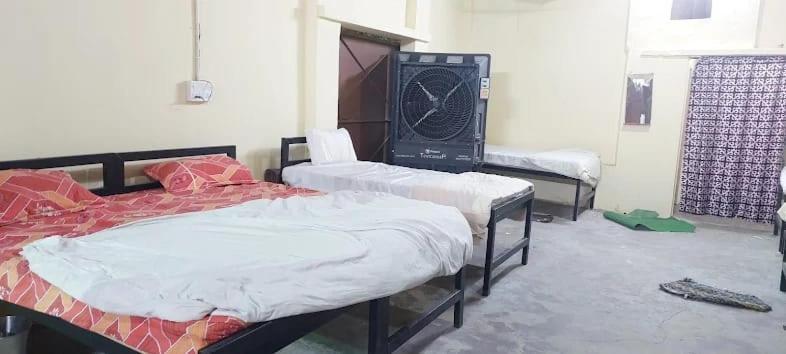Shree Kashi Govardhan Dham Hotell Ujjain Exteriör bild